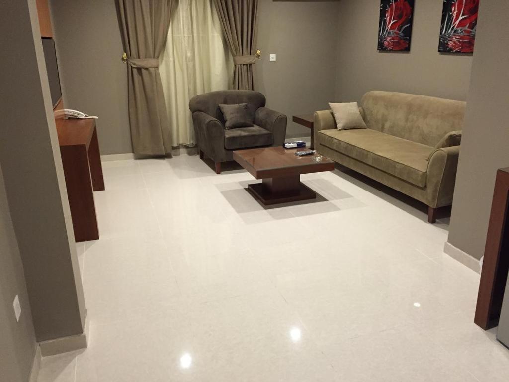 Ashbonh Hotel Suites Riyadh Exteriör bild
